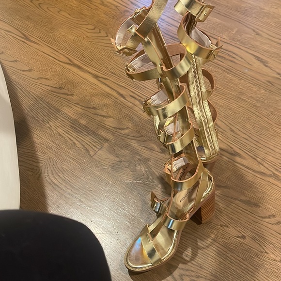 CHINESE LAUNDRY BLOCK HEEL GOLD GLADIATOR SANDAL (CLARITY) - Picture 2 of 7